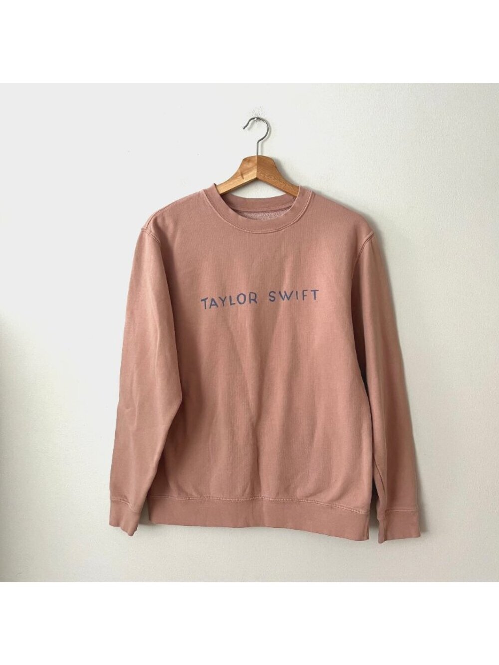 Taylor Swift 1989 Taylor's Version Pink Crewneck Sweatshirt Women's Size Small